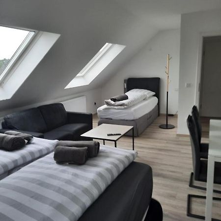 Ferienwohnung Apartment - Free Parking - Wifi - Kitchen Essen Bagian luar foto