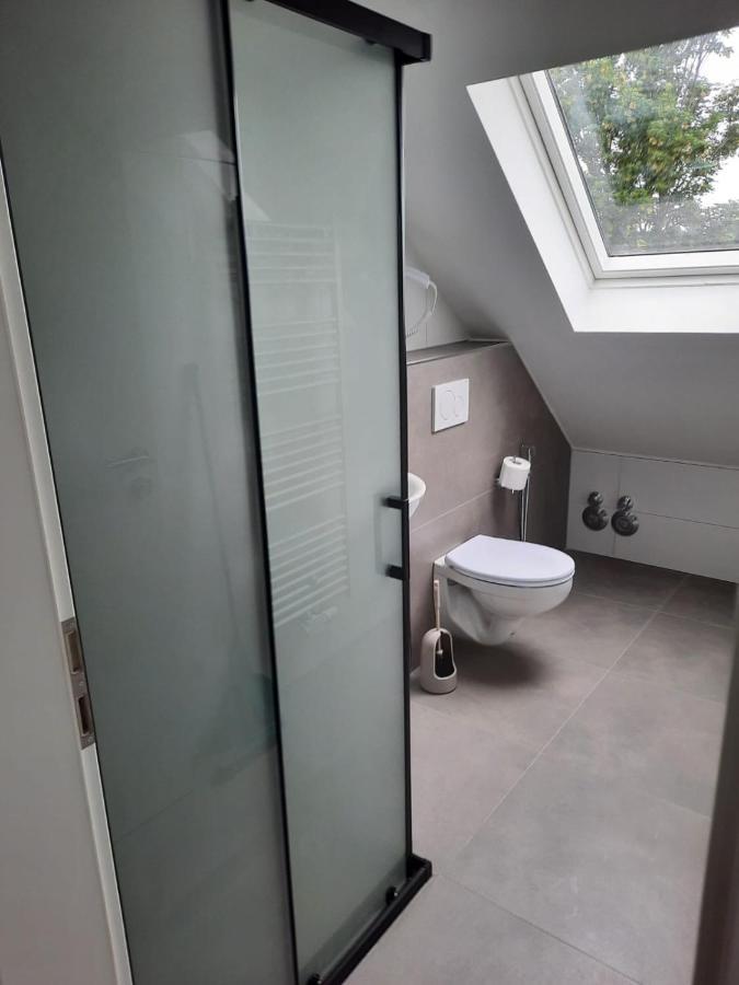 Ferienwohnung Apartment - Free Parking - Wifi - Kitchen Essen Bagian luar foto