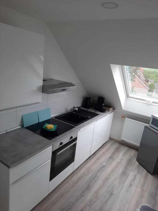 Ferienwohnung Apartment - Free Parking - Wifi - Kitchen Essen Bagian luar foto
