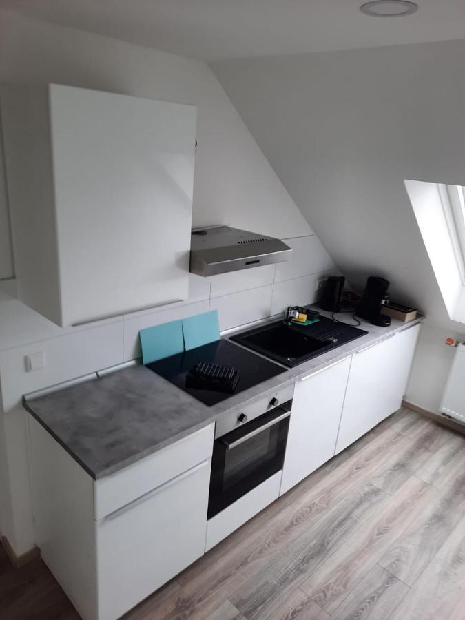 Ferienwohnung Apartment - Free Parking - Wifi - Kitchen Essen Bagian luar foto